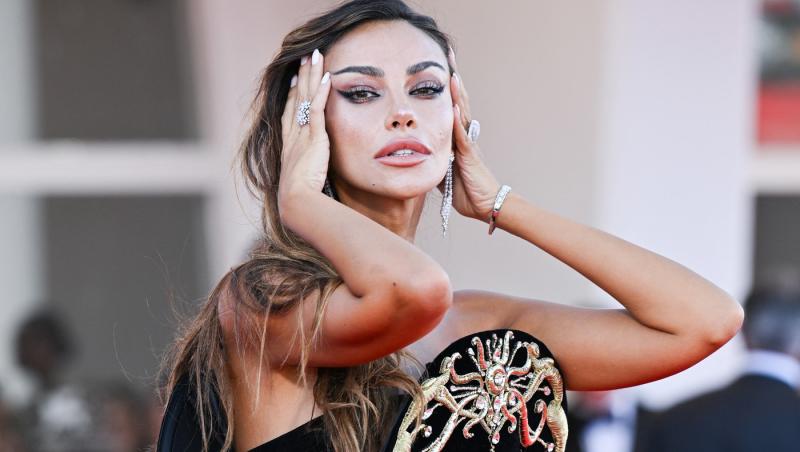 Mădălina Ghenea, un nou pictorial incendiar: „Fă-mă, Doamne, furtun!” Imaginile care au pus pe jar internetul
