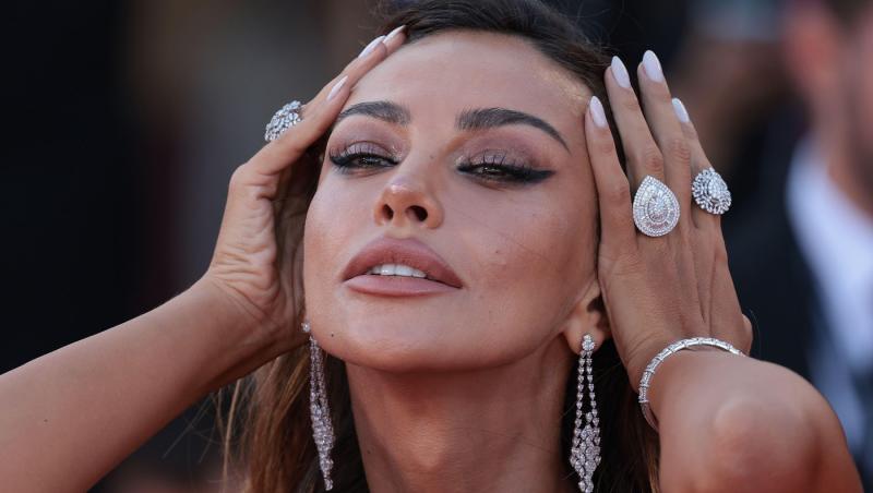 Mădălina Ghenea, un nou pictorial incendiar: „Fă-mă, Doamne, furtun!” Imaginile care au pus pe jar internetul