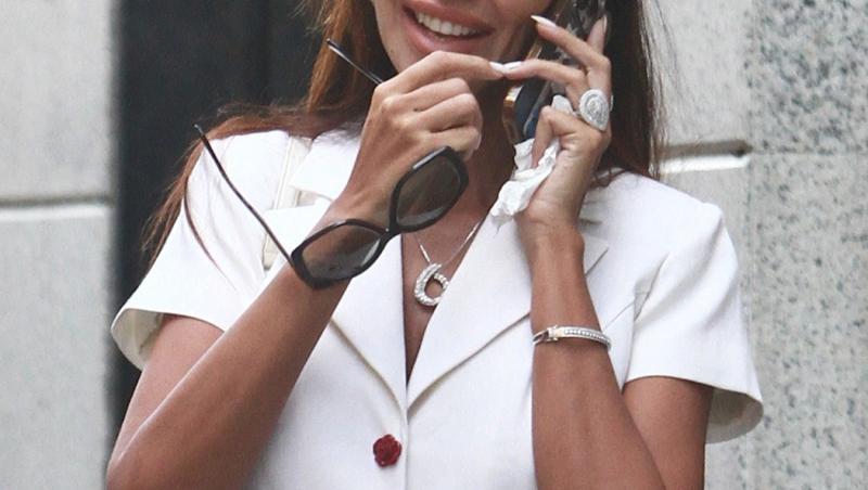 Mădălina Ghenea, un nou pictorial incendiar: „Fă-mă, Doamne, furtun!” Imaginile care au pus pe jar internetul