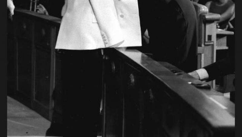 Mădălina Ghenea, un nou pictorial incendiar: „Fă-mă, Doamne, furtun!” Imaginile care au pus pe jar internetul