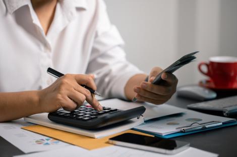 Salariul minim a fost majorat, după cerințele UE. Ce reprezintă acest lucru și ce diferențe s-au făcut