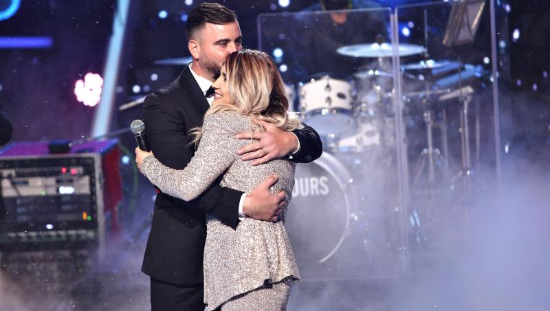 Cum arată părinții ADDEI de la Power Couple 2026. Artista se mândrește cu ei