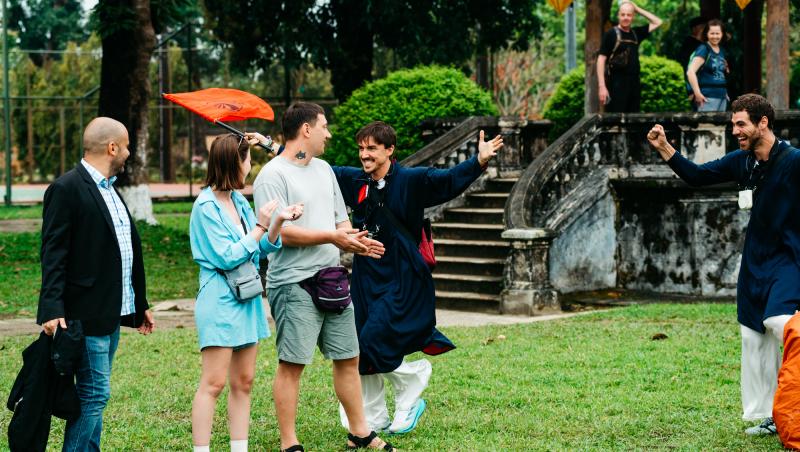 Asia Express sezonul 8, 16 octombrie 2025. Echipele de la cursa de ultimă șansă au devenit ghizi! Ce s-a aflat despre Joseph