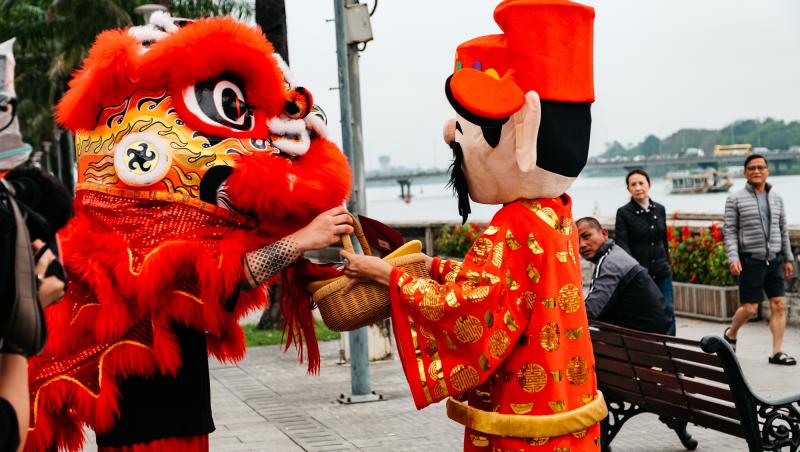 Asia Express sezonul 8, 16 octombrie 2025. Echipele s-au transformat în lei dansatori și au făcut spectacol! Ce coregrafie au avut