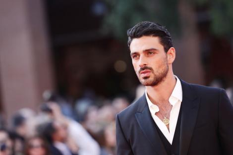 Michele Morrone, surprins în compania unei blonde misterioase în Milano. Ce s-a întâmplat cu românca Bogdana Tancău