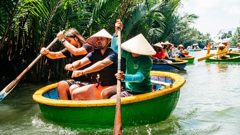 Asia Express ajunge diseară în orașul luminilor: Hoi An, una dintre cele mai spectaculoase destinații din Vietnam. Ce urmează