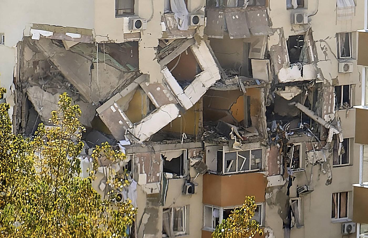 bloc explodat din rahova