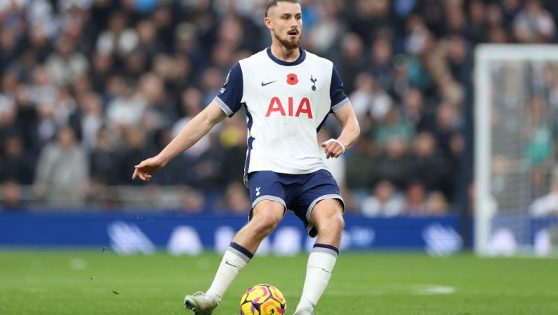 Radu Drăgușin s-a logodit. Cum a cerut-o fotbalistul în căsătorie pe Ioana Stan. Cadrul de poveste în care s-a întâmplat totul