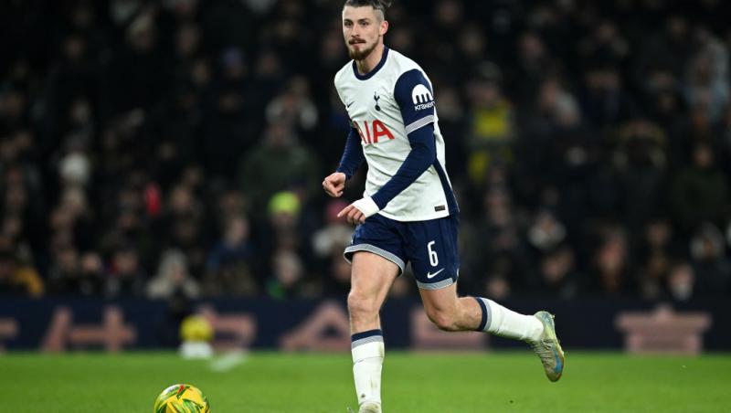 Radu Drăgușin s-a logodit. Cum a cerut-o fotbalistul în căsătorie pe Ioana Stan. Cadrul de poveste în care s-a întâmplat totul