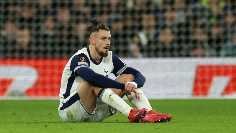 Radu Drăgușin s-a logodit. Cum a cerut-o fotbalistul în căsătorie pe Ioana Stan. Cadrul de poveste în care s-a întâmplat totul