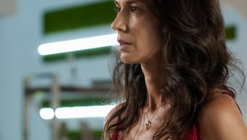 Ana, Mi-ai fost scrisă în ADN, 2 octombrie 2025. Sandra îl confruntă pe Basty. Ana află un detaliu dureros despre Victoria