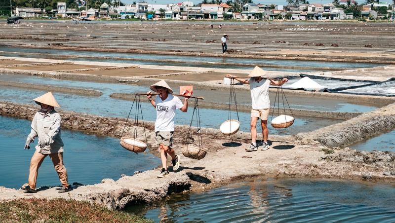 Concurenții Asia Express devin fotografi în inima Vietnamului. Aventura de pe Drumul Eroilor a fost și aseară lider de audiență