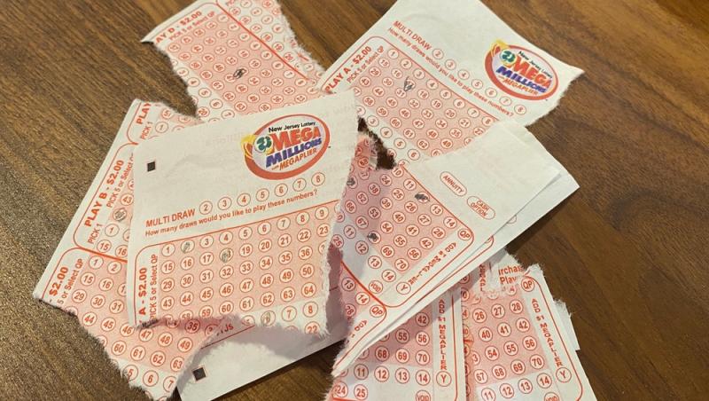 A câștigat 100 000 de dolari la loto după ce s-a lăsat pe mâna ChatGPT. Femeia a decis ce va face cu banii imediat