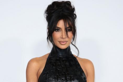 Cât poate să cheltuie Kim Kardashian pe serviciile de înfrumusețare într-un an. Suma e uluitoare!