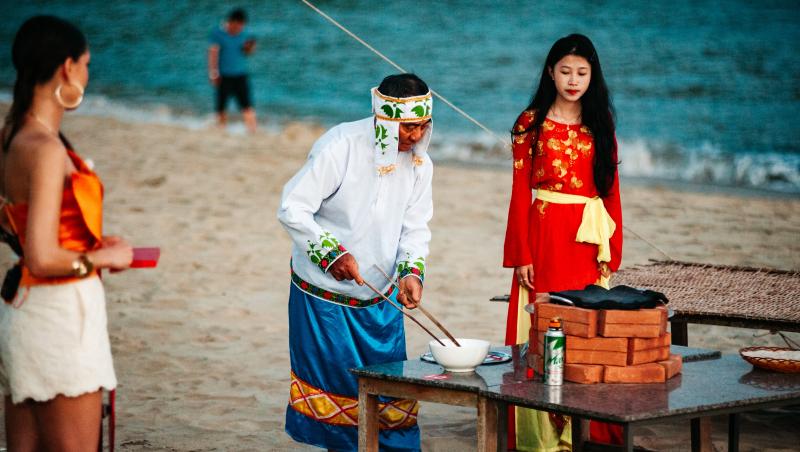 Asia Express sezonul 8, 21 octombrie 2025. Concurenții au primit scrisori de la familie și au izbucnit în lacrimi. Ce au citit