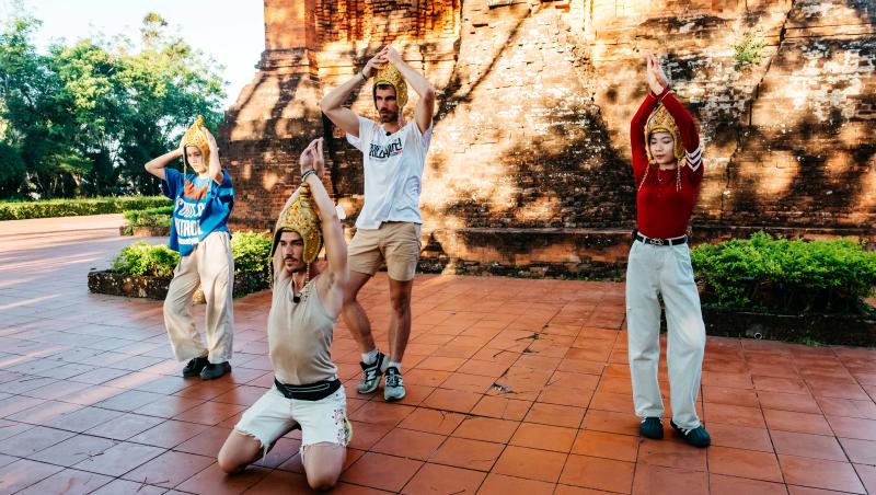 Asia Express sezonul 8, 21 octombrie 2025. Proba de dans care le-a dat mari bătăi de cap concurenților. Cum s-au descurcat