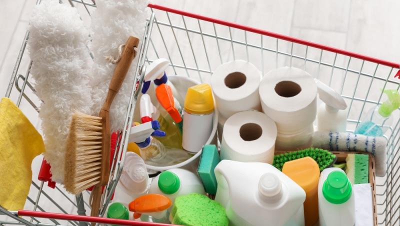 Cât costă un trai decent în 2025 în cazul unei familii cu doi copii. Suma este de necrezut