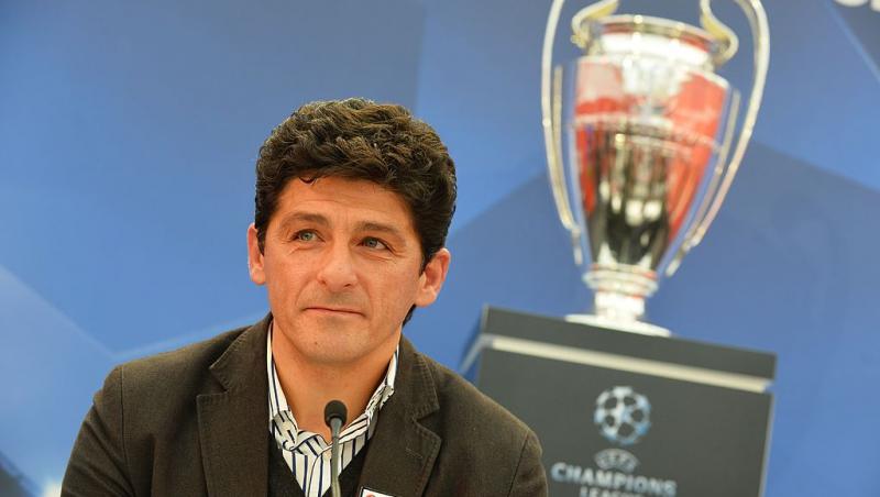 Miodrag Belodedici îmbrăcat cu un costum negru, la o conferință de presă