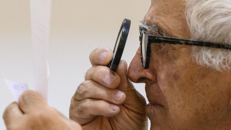 O categorie de pensionari va primi bani în plus la pensie în luna decembrie a acestui an. Care sunt condițiile