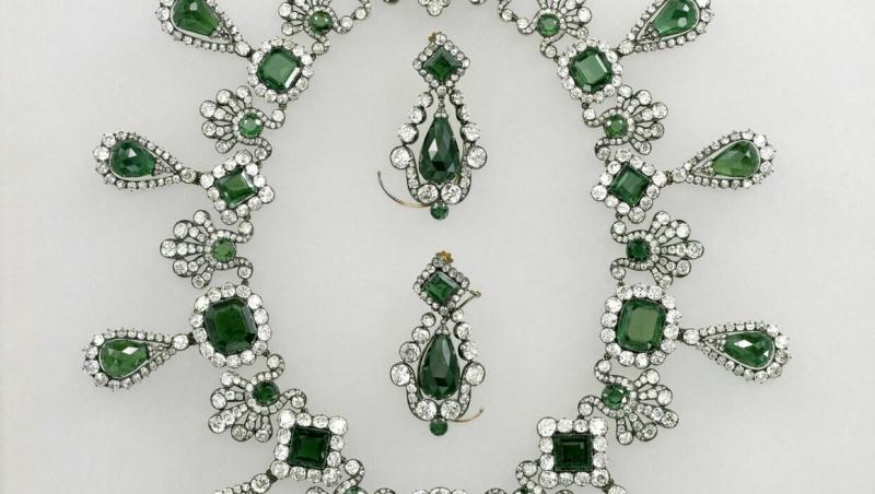 La cât au fost evaluate bijuteriile furate de la Muzeul Luvru. Ce avertizează procuroarea Parisului