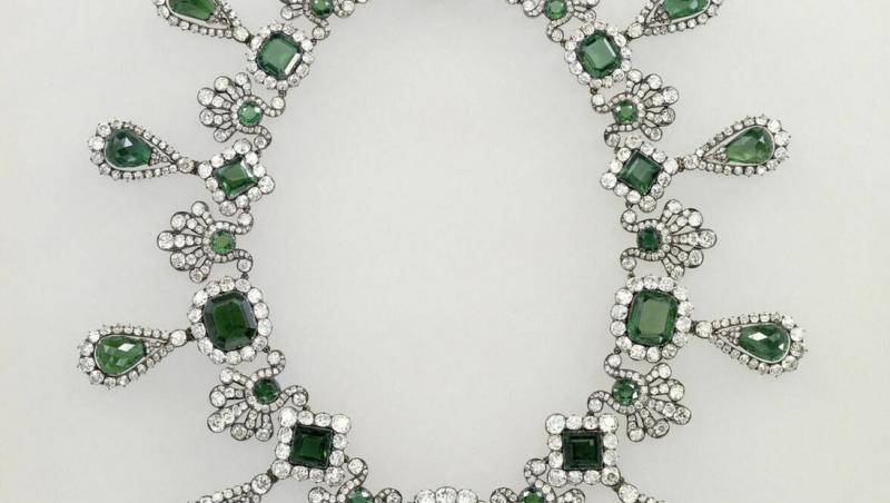 La cât au fost evaluate bijuteriile furate de la Muzeul Luvru. Ce avertizează procuroarea Parisului