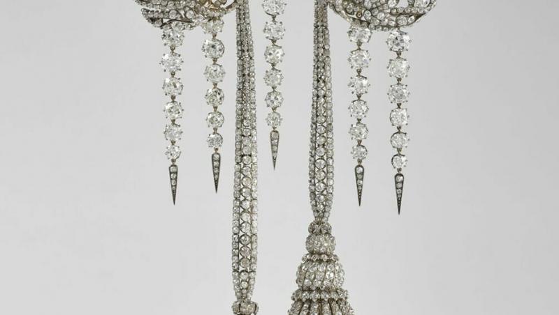 La cât au fost evaluate bijuteriile furate de la Muzeul Luvru. Ce avertizează procuroarea Parisului