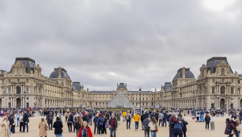 La cât au fost evaluate bijuteriile furate de la Muzeul Luvru. Ce avertizează procuroarea Parisului