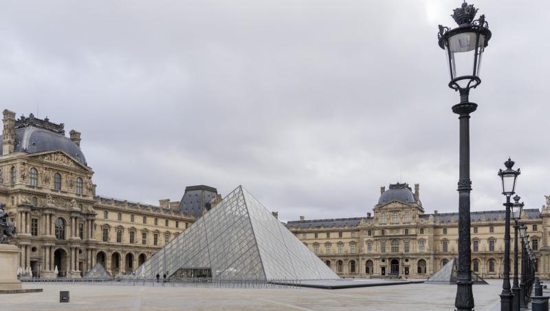 La cât au fost evaluate bijuteriile furate de la Muzeul Luvru. Ce avertizează procuroarea Parisului