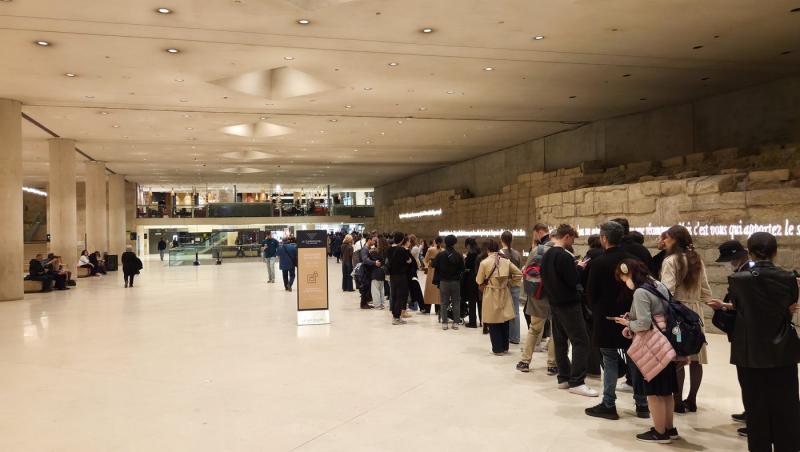 La cât au fost evaluate bijuteriile furate de la Muzeul Luvru. Ce avertizează procuroarea Parisului