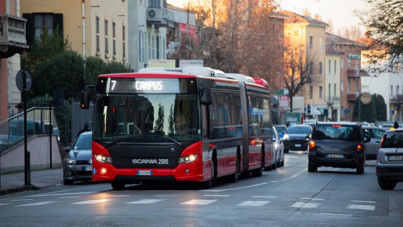 Bonus de 2 500 de euro pentru tinerii care vor să devină șoferi de autobuz sau de camion. În ce țară este disponibilă oferta
