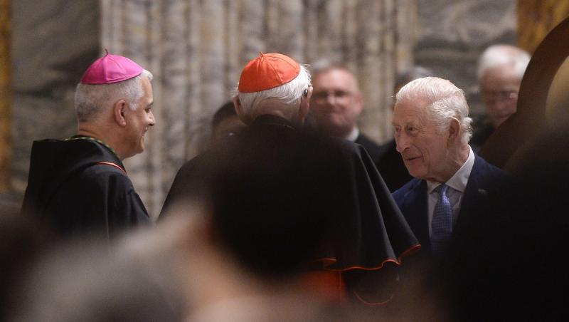 Regina Camilla, în negru în fața Papei. De ce nu poate îmbrăca haine albe