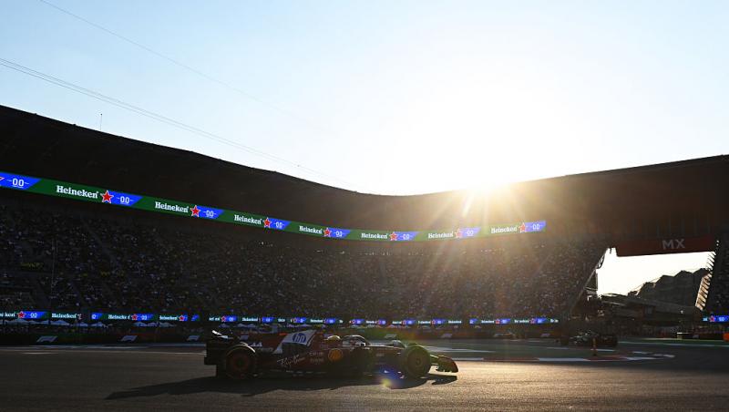 Vezi acum calificările din Formula 1™ pentru Marele Premiu al Mexicului. Lupta pentru pole e LIVE în AntenaPLAY și pe Antena 3 CNN