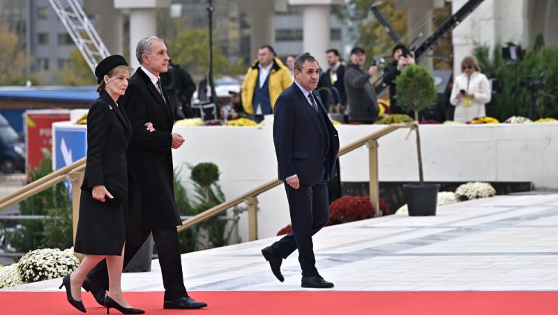 Cum a apărut Gigi Becali la sfințirea picturii Catedralei Mântuirii Neamului! Cum s-a îmbrăcat