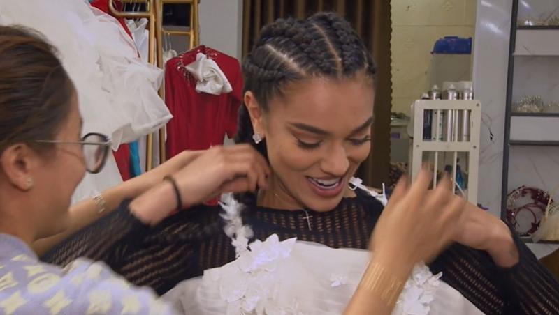 Karmen Simionescu spune de ce nu a îmbrăcat încă rochia de mireasă.Ce zice concurenta Asia Express despre nunta cu Bogdan Căplescu