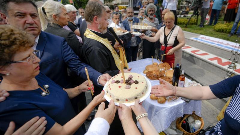 Tradiții și obiceiuri de Moșii de toamnă. Ce nu este bine să împarți în ziua respectivă