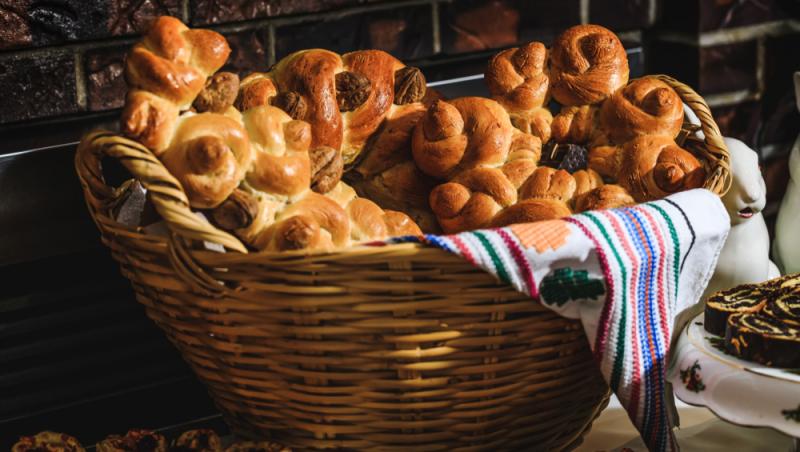 Tradiții și obiceiuri de Moșii de toamnă. Ce nu este bine să împarți în ziua respectivă