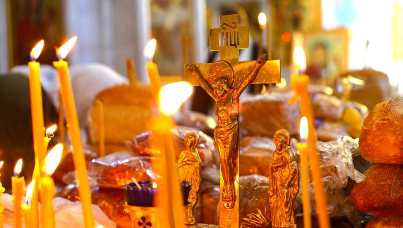 Tradiții și obiceiuri de Moșii de toamnă. Ce nu este bine să împarți în ziua respectivă