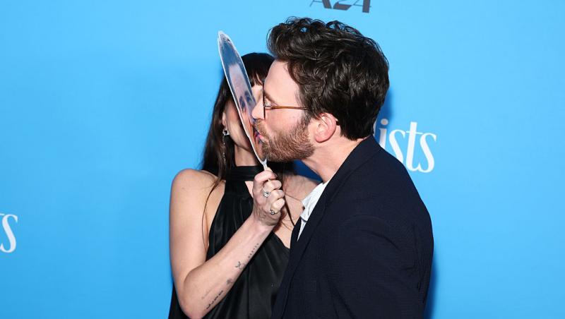 Bebeluș-surpriză în showbiz!Actorul iubit de o lume întreagă și soția sa cu 16 ani mai tânără au devenit părinți pentru prima dată