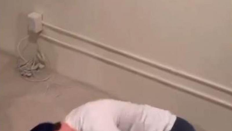 Bebeluș-surpriză în showbiz!Actorul iubit de o lume întreagă și soția sa cu 16 ani mai tânără au devenit părinți pentru prima dată