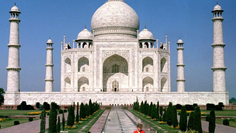 S-a aflat secretul Prințesei Diana. Ce introducea în palat crezând că nu o vede nimeni