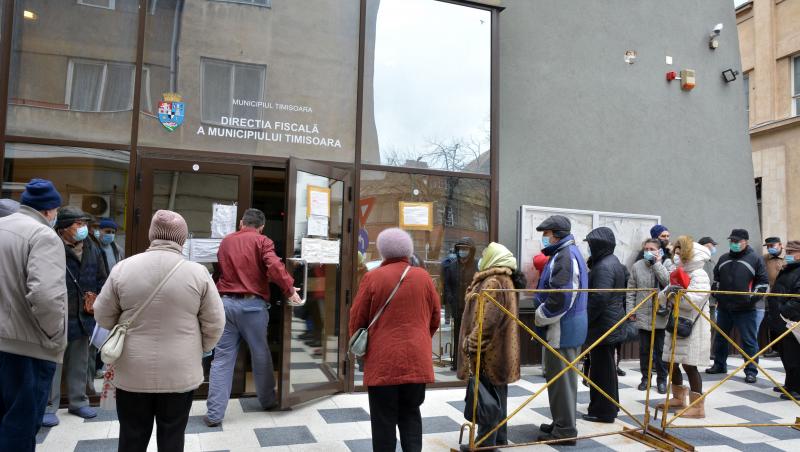 Amenzi de până la 20.000 de lei dacă faci asta în fața unui ghișeu. Ce lege pregătesc parlamentarii români