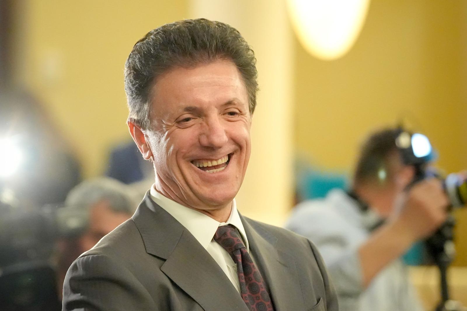 Ce studii are Gică Popescu, fost căpitan de la FC Barcelona și emblemă a Generației de Aur. Puțini știu acest detaliu