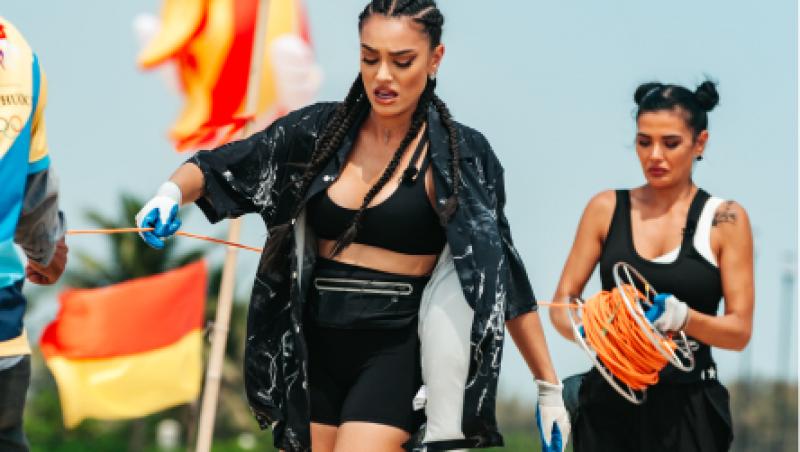 Karmen a recunoscut că a apelat la ajutorul medicului plastician. Cum s-a dat de gol că și-a pus implant mamar