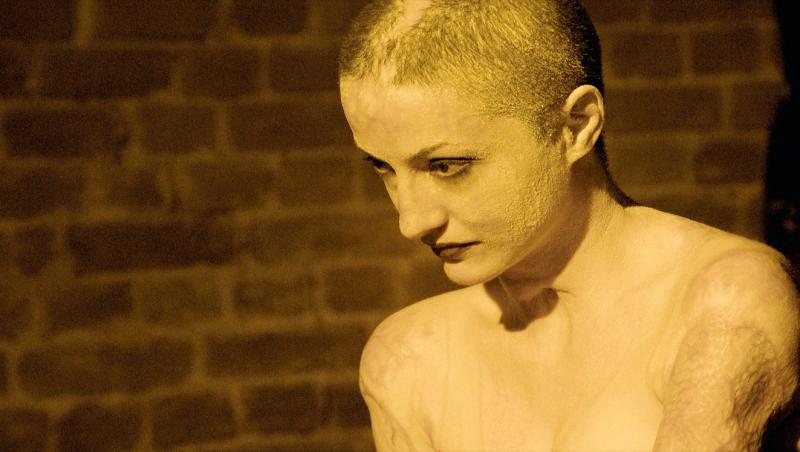 10 ani de la incendiul din Colectiv. Prima apariție a lui Andrei Găluț, singurul supraviețuitor al trupei Goodbye to Gravity