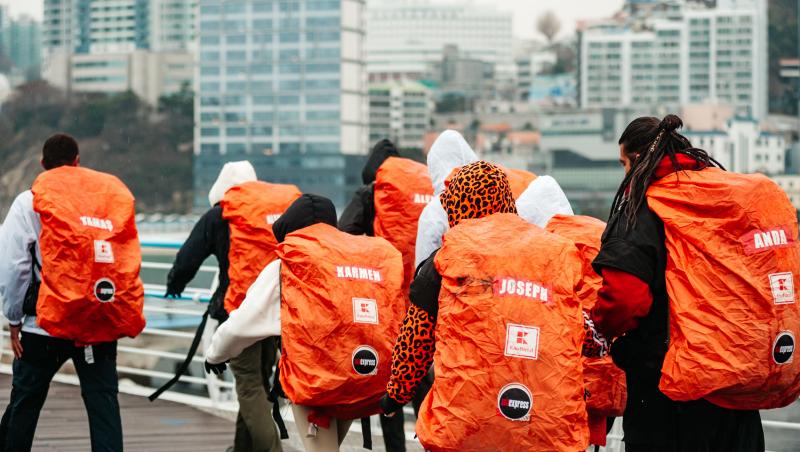 Asia Express sezonul 8, 2 noiembrie 2025. Echipele au ajuns în Coreea de Sud. Biletul de aur, noua miză de pe Drumul Eroilor