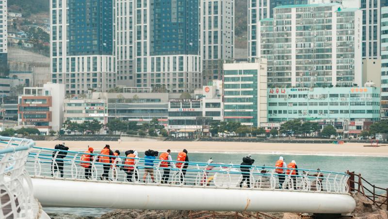 Asia Express sezonul 8, 2 noiembrie 2025. Echipele au ajuns în Coreea de Sud. Biletul de aur, noua miză de pe Drumul Eroilor