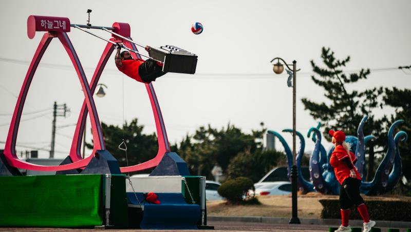 Asia Express sezonul 8, 2 noiembrie 2025. Dan Alexa și Gabi Tamaș au câștigat prima amuletă din Coreea de Sud. Ce s-a întâmplat