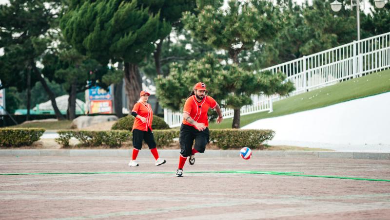 Asia Express sezonul 8, 2 noiembrie 2025. Dan Alexa și Gabi Tamaș au câștigat prima amuletă din Coreea de Sud. Ce s-a întâmplat