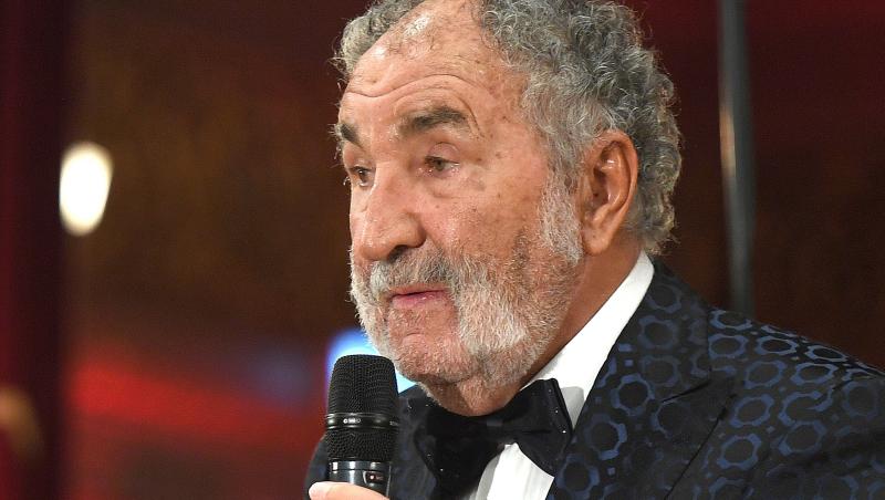 Ce donație impresionantă a făcut Ion Țiriac pentru românii rămași fără case. Sumă colosală pentru familiile nevoiașe