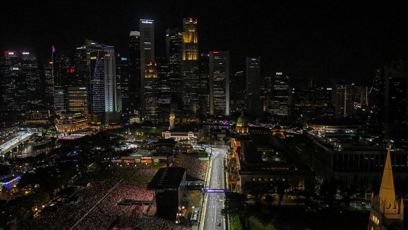 S-au încheiat calificările din Formula 1™ pentru Marele Premiu din Singapore. George Russell în pole position pe Marina Bay
